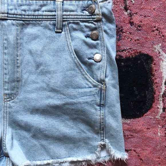 American Eagle Hi-Rise Tomgirl Shortals - Picture 4 of 9